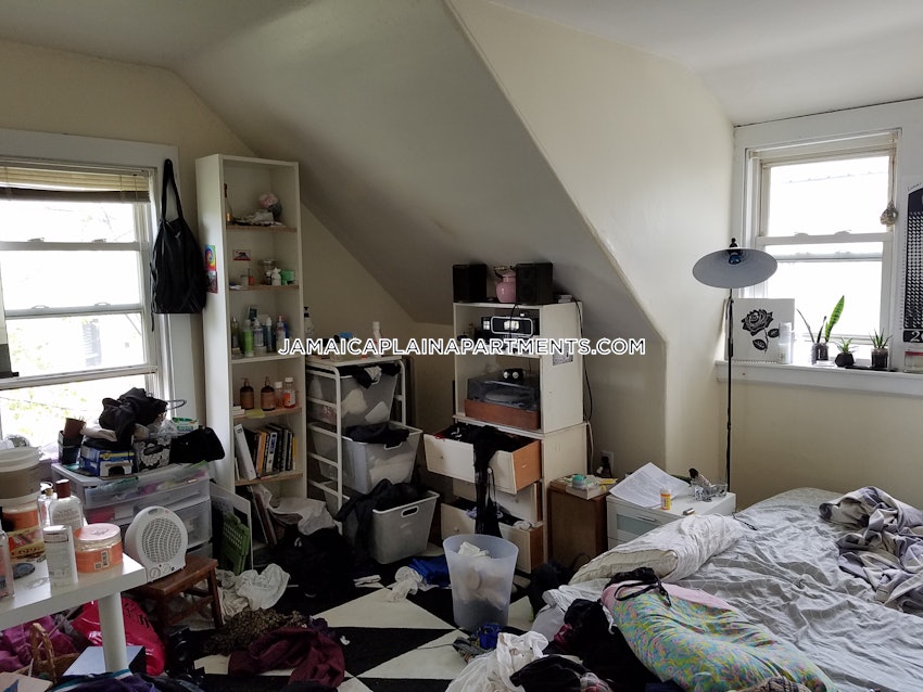 BOSTON - JAMAICA PLAIN - CENTER - 5 Beds, 2 Baths - Image 11