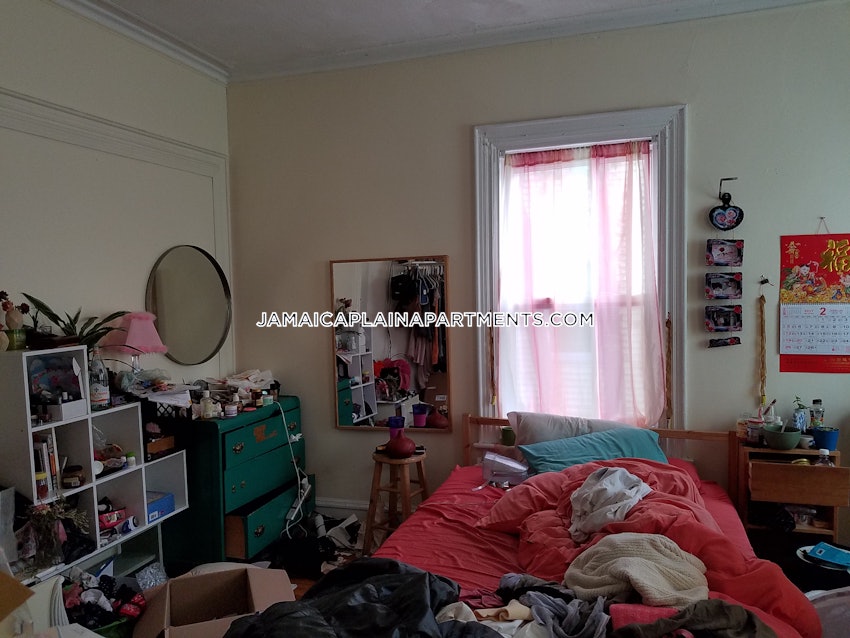 BOSTON - JAMAICA PLAIN - CENTER - 5 Beds, 2 Baths - Image 3