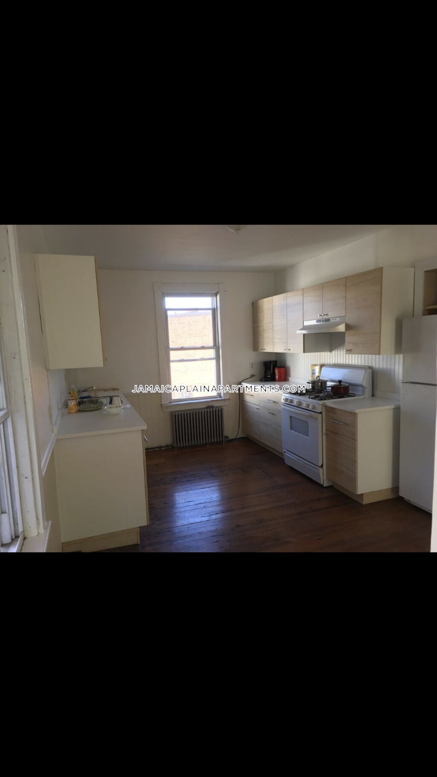 BOSTON - JAMAICA PLAIN - CENTER - 4 Beds, 1 Bath - Image 16