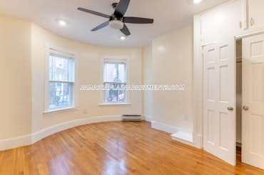 Center - Jamaica Plain, Boston, MA - 5 Beds, 2 Baths - $5,120 - ID#4576109