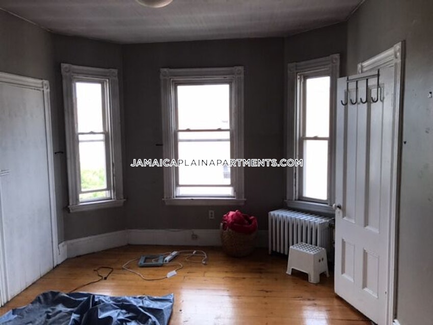 BOSTON - JAMAICA PLAIN - CENTER - 4 Beds, 1 Bath - Image 39