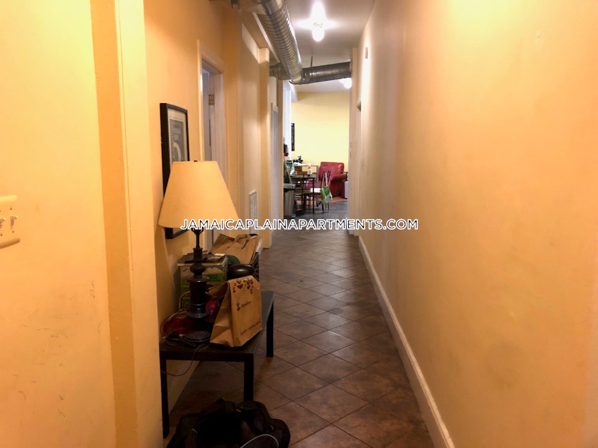 BOSTON - JAMAICA PLAIN - CENTER - 3 Beds, 1 Bath - Image 12