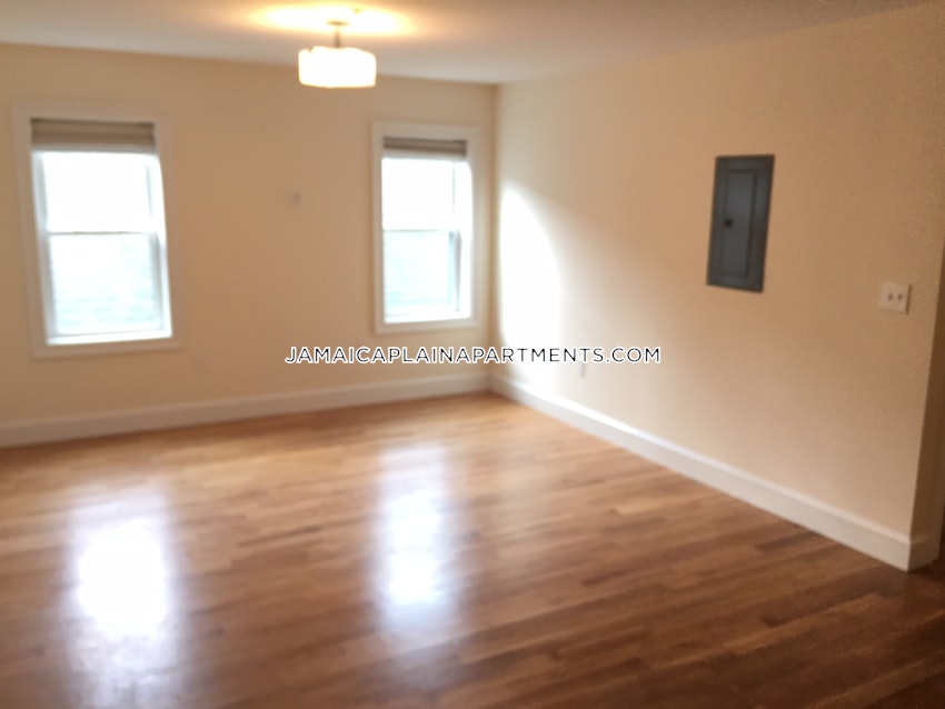 BOSTON - JAMAICA PLAIN - ARBORETUM - 2 Beds, 1 Bath - Image 10