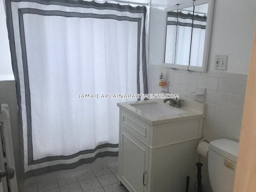 BOSTON - ROSLINDALE - 4 Beds, 1 Bath - Image 6