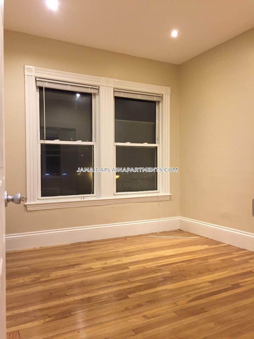 BOSTON - JAMAICA PLAIN - FOREST HILLS - 3 Beds, 1 Bath - Image 14