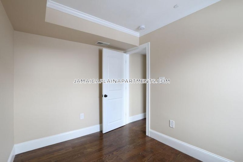 BOSTON - JAMAICA PLAIN - FOREST HILLS - 4 Beds, 1 Bath - Image 11