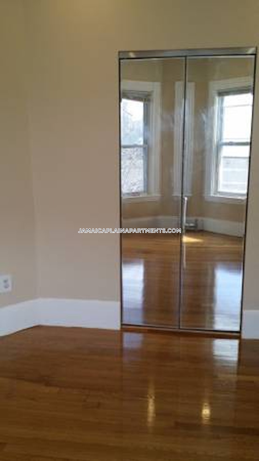 BOSTON - JAMAICA PLAIN - FOREST HILLS - 3 Beds, 1 Bath - Image 7