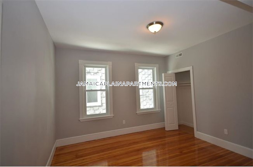 BOSTON - JAMAICA PLAIN - FOREST HILLS - 4 Beds, 2 Baths - Image 4