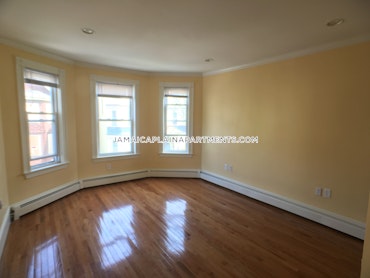 Boston - 2 Beds, 2 Baths