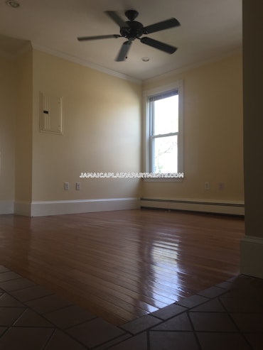 Boston - 2 Beds, 2 Baths