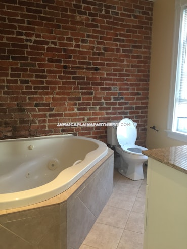 Boston - 2 Beds, 2 Baths