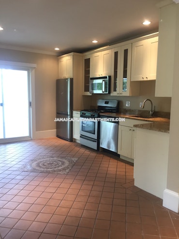 Boston - 2 Beds, 2 Baths