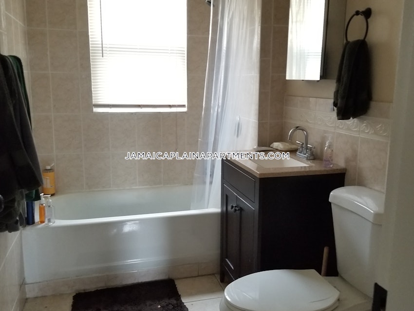 BOSTON - JAMAICA PLAIN - FOREST HILLS - 4 Beds, 2 Baths - Image 59