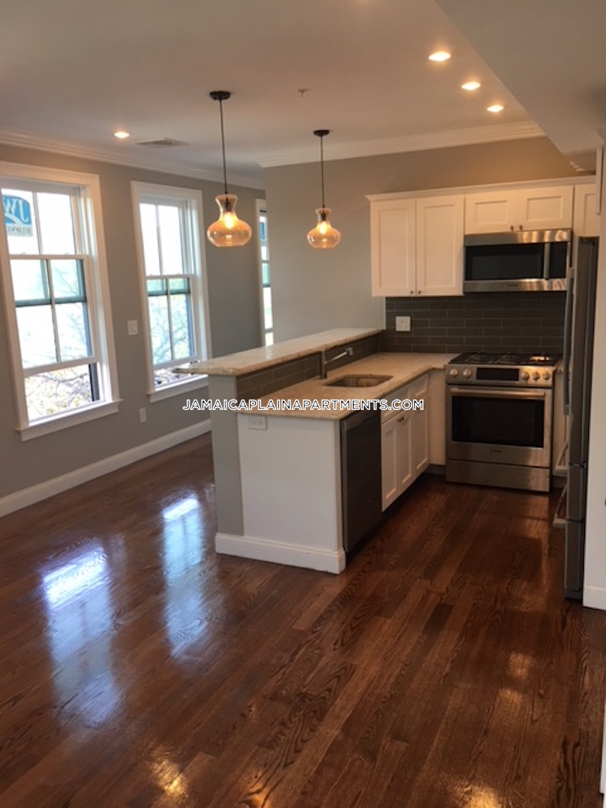 BOSTON - JAMAICA PLAIN - FOREST HILLS - 3 Beds, 2 Baths - Image 4