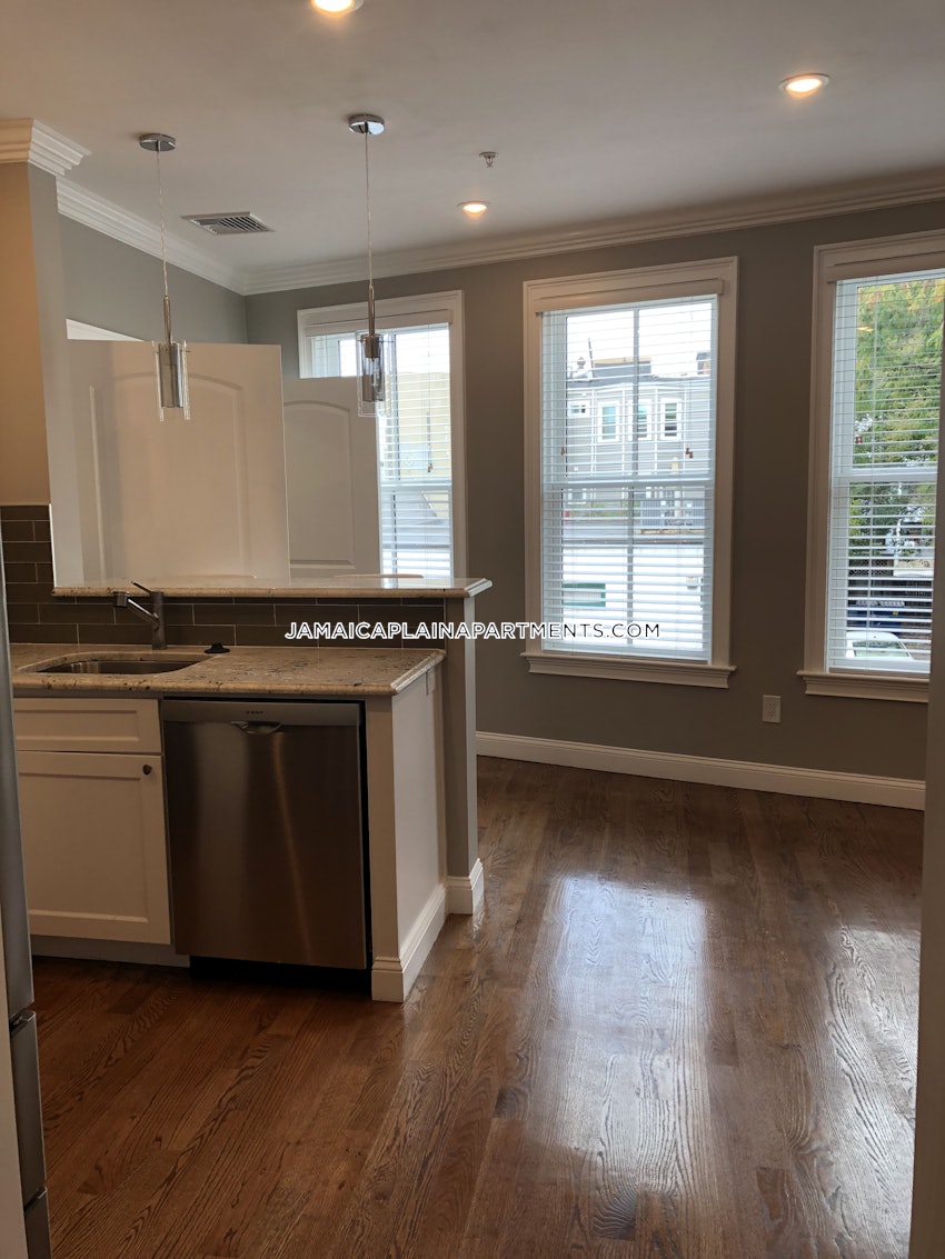 BOSTON - JAMAICA PLAIN - FOREST HILLS - 3 Beds, 2 Baths - Image 1