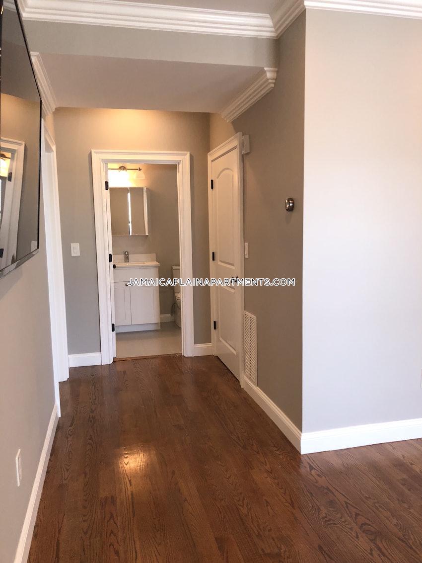 BOSTON - JAMAICA PLAIN - FOREST HILLS - 3 Beds, 2 Baths - Image 7