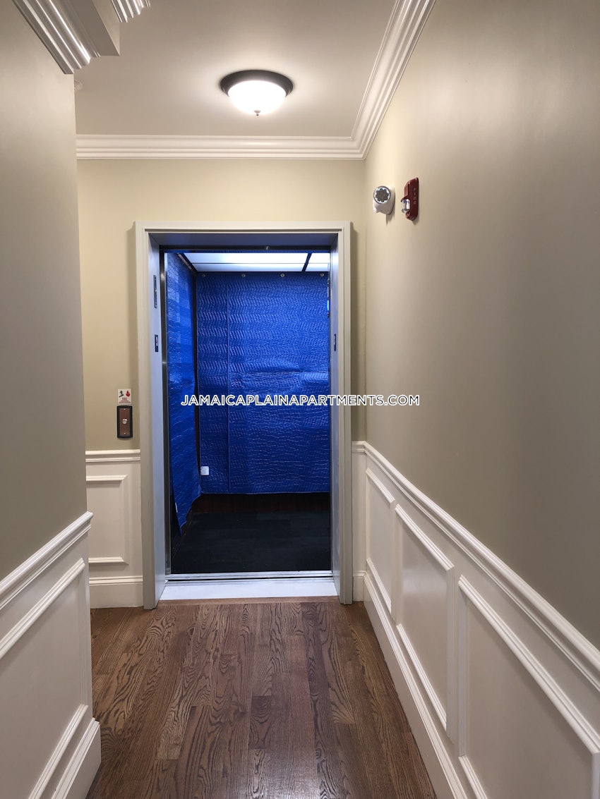 BOSTON - JAMAICA PLAIN - FOREST HILLS - 3 Beds, 2 Baths - Image 6