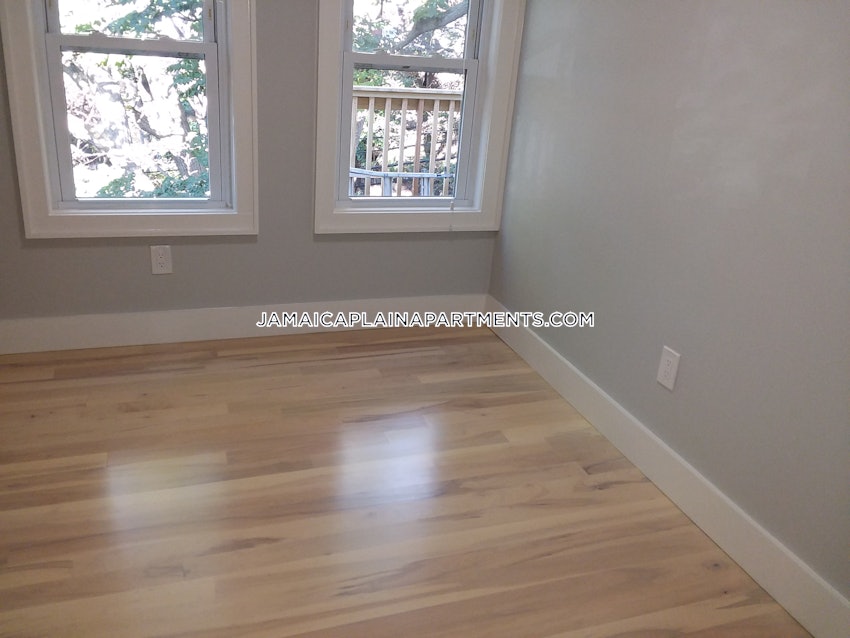 BOSTON - JAMAICA PLAIN - FOREST HILLS - 4 Beds, 2 Baths - Image 20