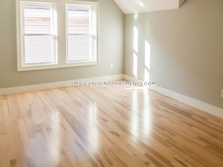 BOSTON - JAMAICA PLAIN - FOREST HILLS - 4 Beds, 2 Baths - Image 10