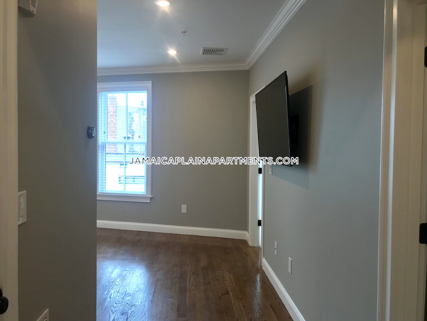 BOSTON - JAMAICA PLAIN - FOREST HILLS - 3 Beds, 2 Baths - Image 29