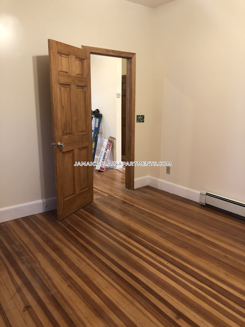 BOSTON - JAMAICA PLAIN - HYDE SQUARE - 4 Beds, 1 Bath - Image 33