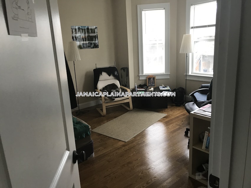 BOSTON - JAMAICA PLAIN - HYDE SQUARE - 3 Beds, 1 Bath - Image 11