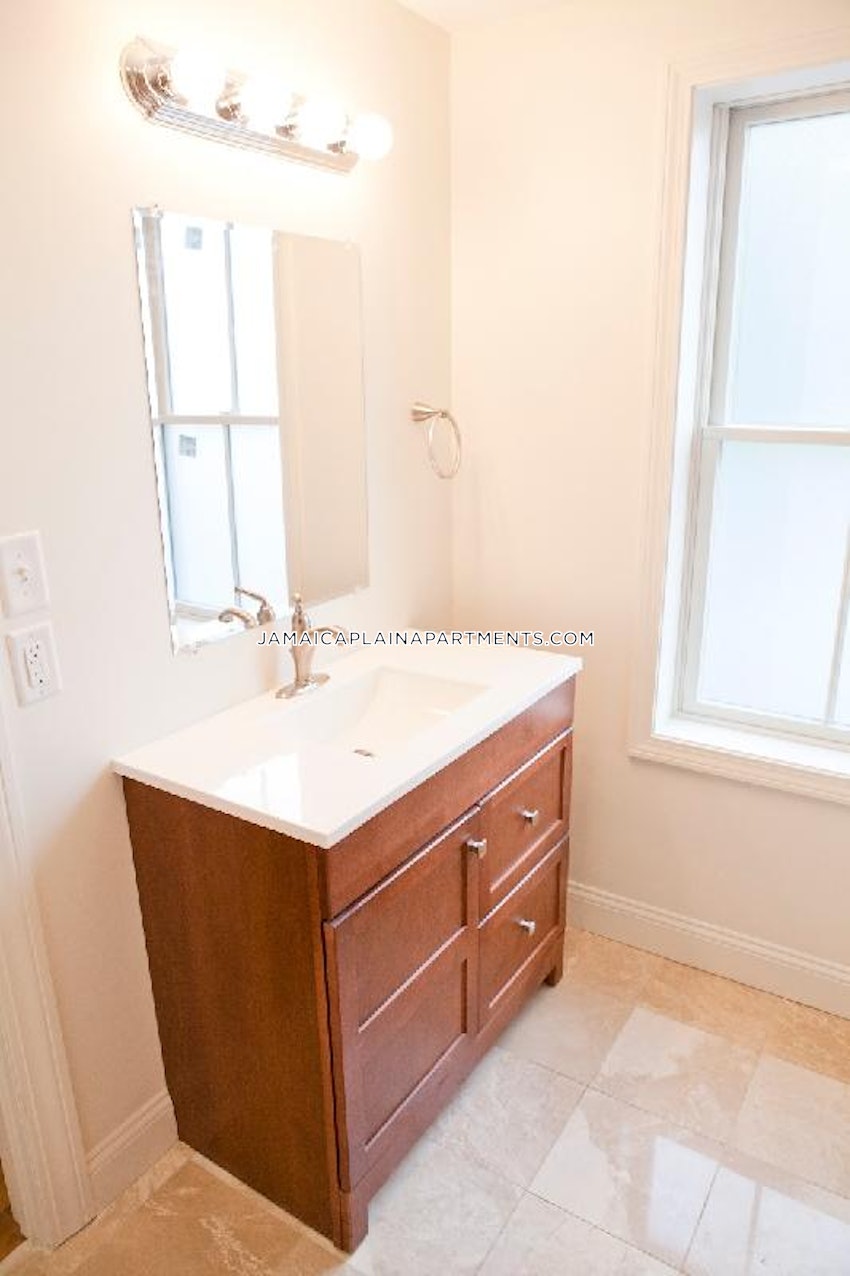 BOSTON - JAMAICA PLAIN - JAMAICA POND/PONDSIDE - 4 Beds, 2 Baths - Image 3