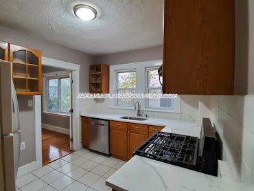 Hyde Square - Jamaica Plain, Boston, MA - 3 Beds, 1 Bath - $3,500 - ID#4875573