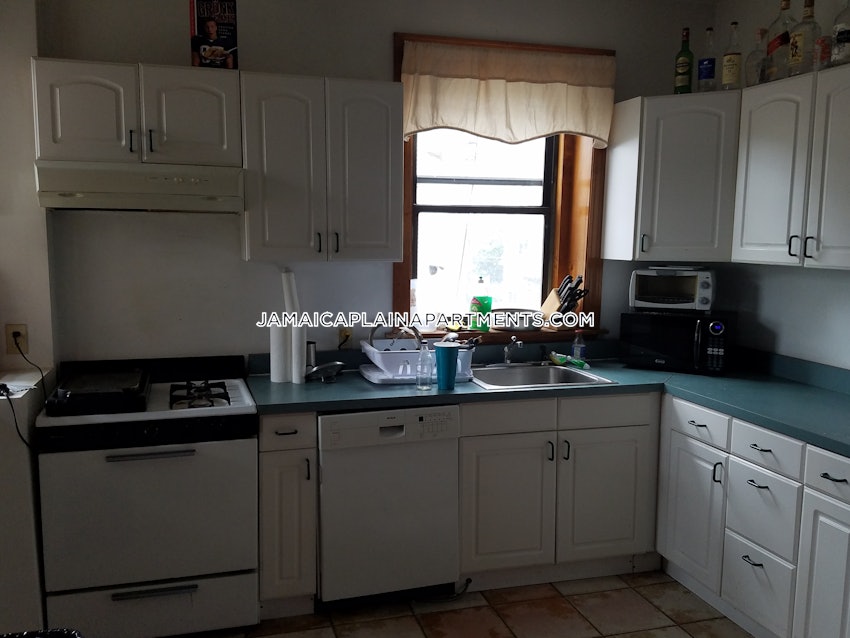 BOSTON - JAMAICA PLAIN - HYDE SQUARE - 4 Beds, 1 Bath - Image 6