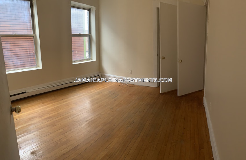 BOSTON - JAMAICA PLAIN - CENTER - 3 Beds, 1 Bath - Image 6