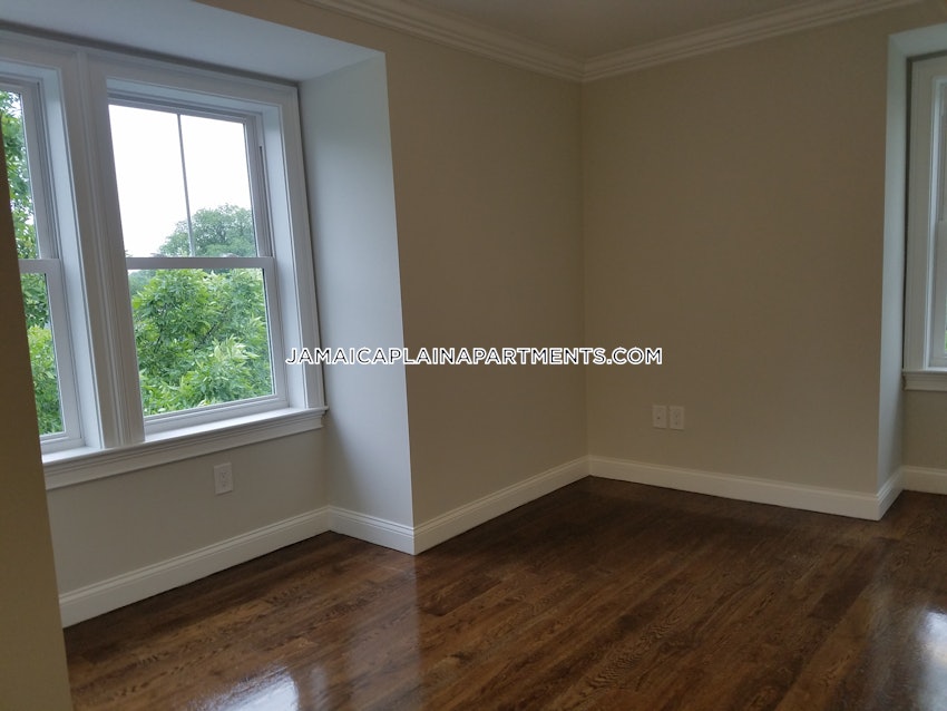 BOSTON - JAMAICA PLAIN - JACKSON SQUARE - 3 Beds, 2 Baths - Image 16