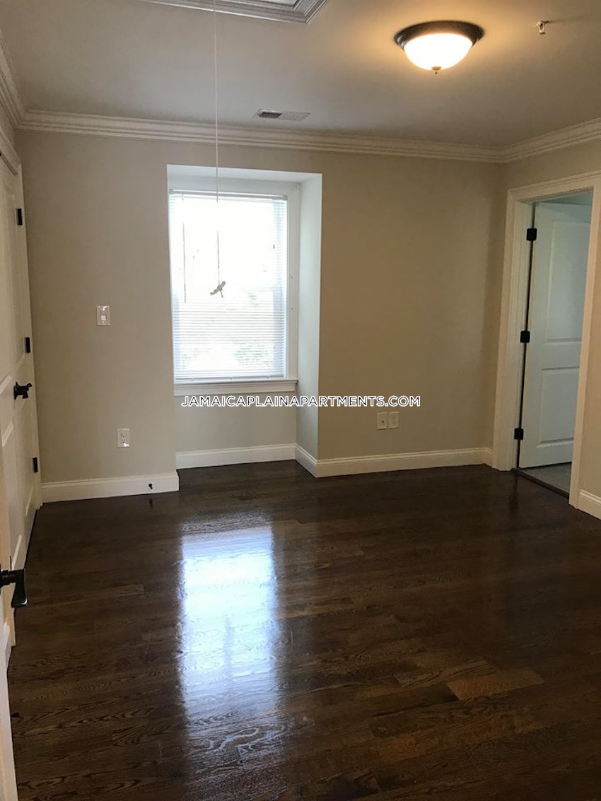 BOSTON - JAMAICA PLAIN - JACKSON SQUARE - 3 Beds, 2 Baths - Image 11