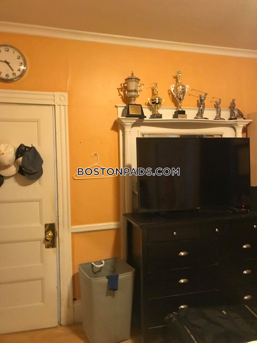 BOSTON - JAMAICA PLAIN - HYDE SQUARE - 3 Beds, 1.5 Baths - Image 14