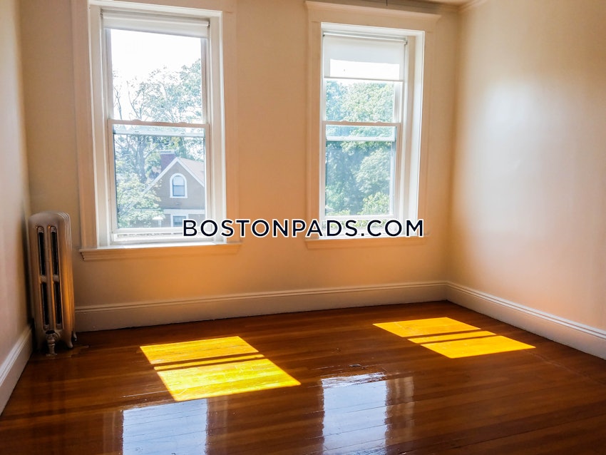 BOSTON - JAMAICA PLAIN - JAMAICA POND/PONDSIDE - 4 Beds, 1 Bath - Image 8