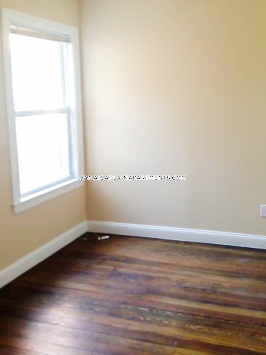 BOSTON - JAMAICA PLAIN - STONY BROOK - 4 Beds, 1.5 Baths - Image 12