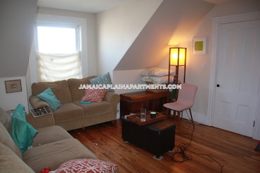 Stony Brook - Jamaica Plain, Boston, MA - 2 Beds, 1 Bath - $3,000 - ID#4836954