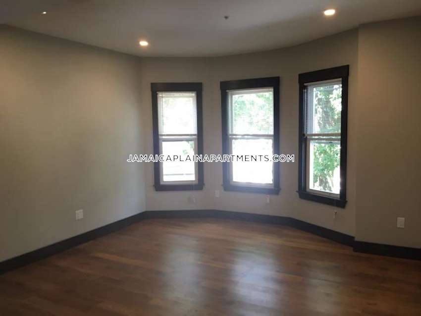 BOSTON - JAMAICA PLAIN - JACKSON SQUARE - 4 Beds, 3 Baths - Image 6