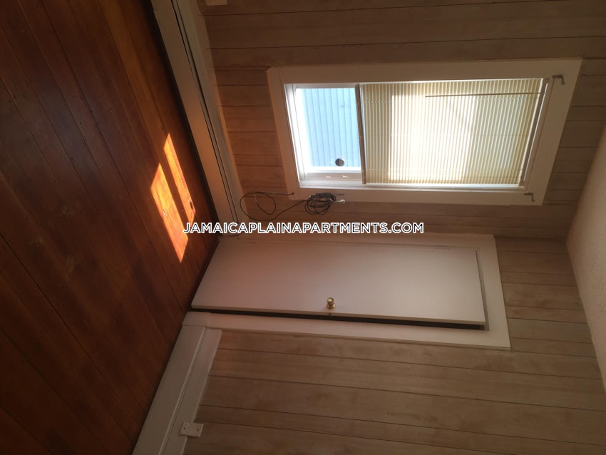 BOSTON - JAMAICA PLAIN - STONY BROOK - 2 Beds, 1 Bath - Image 4