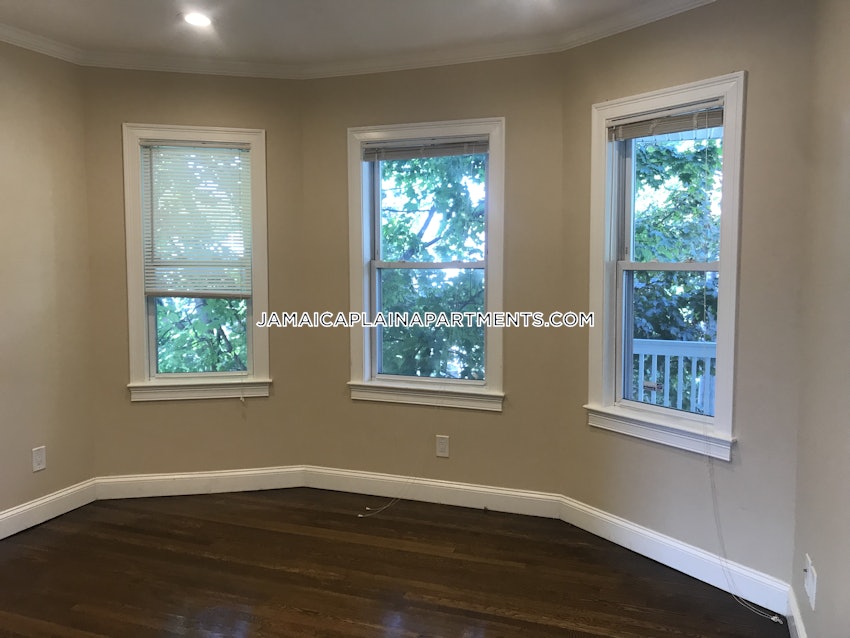 BOSTON - JAMAICA PLAIN - FOREST HILLS - 4 Beds, 2 Baths - Image 8