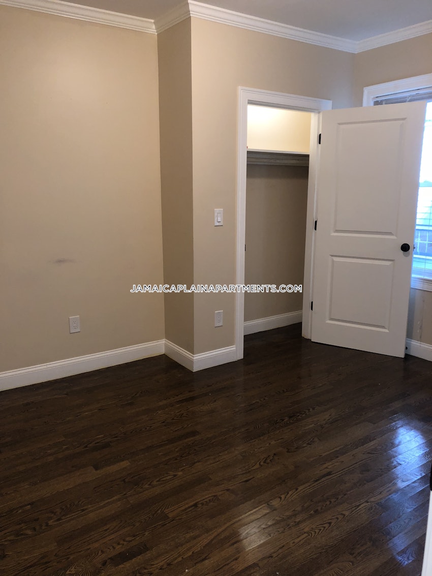 BOSTON - JAMAICA PLAIN - FOREST HILLS - 4 Beds, 2 Baths - Image 21