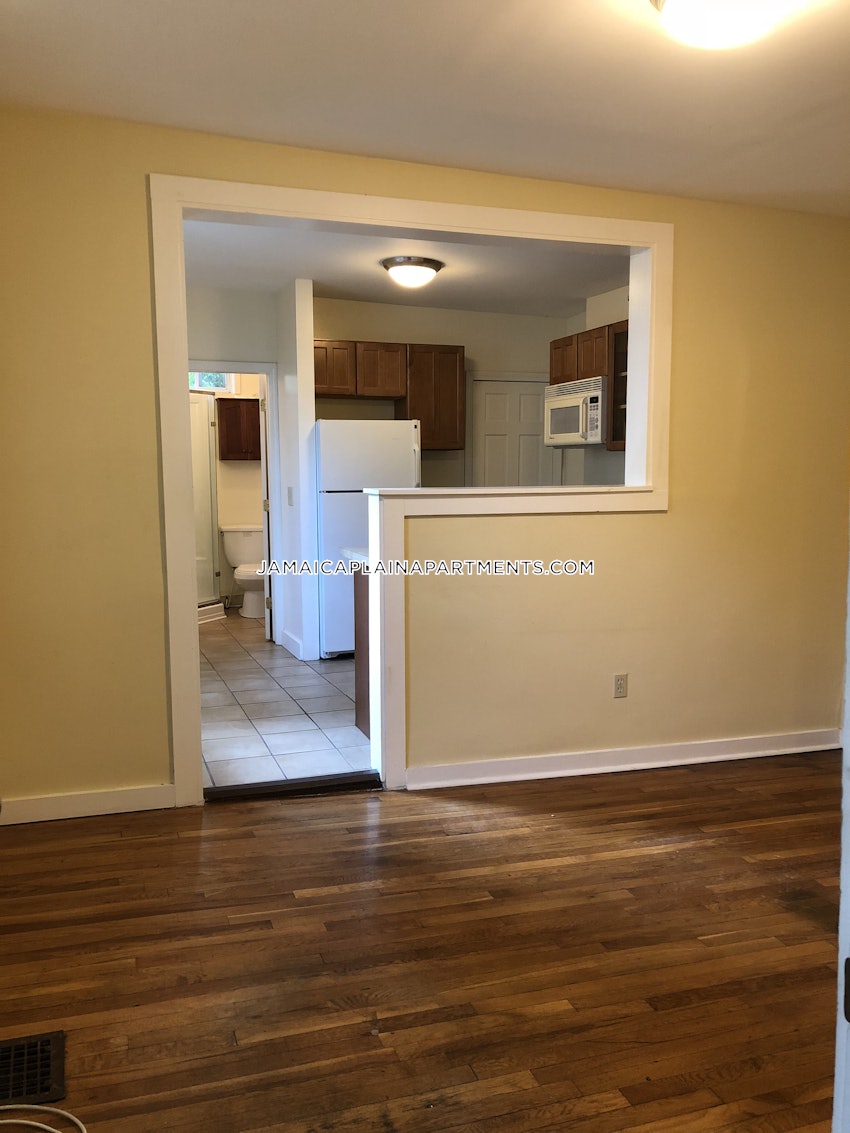 BOSTON - JAMAICA PLAIN - STONY BROOK - 1 Bed, 1 Bath - Image 11