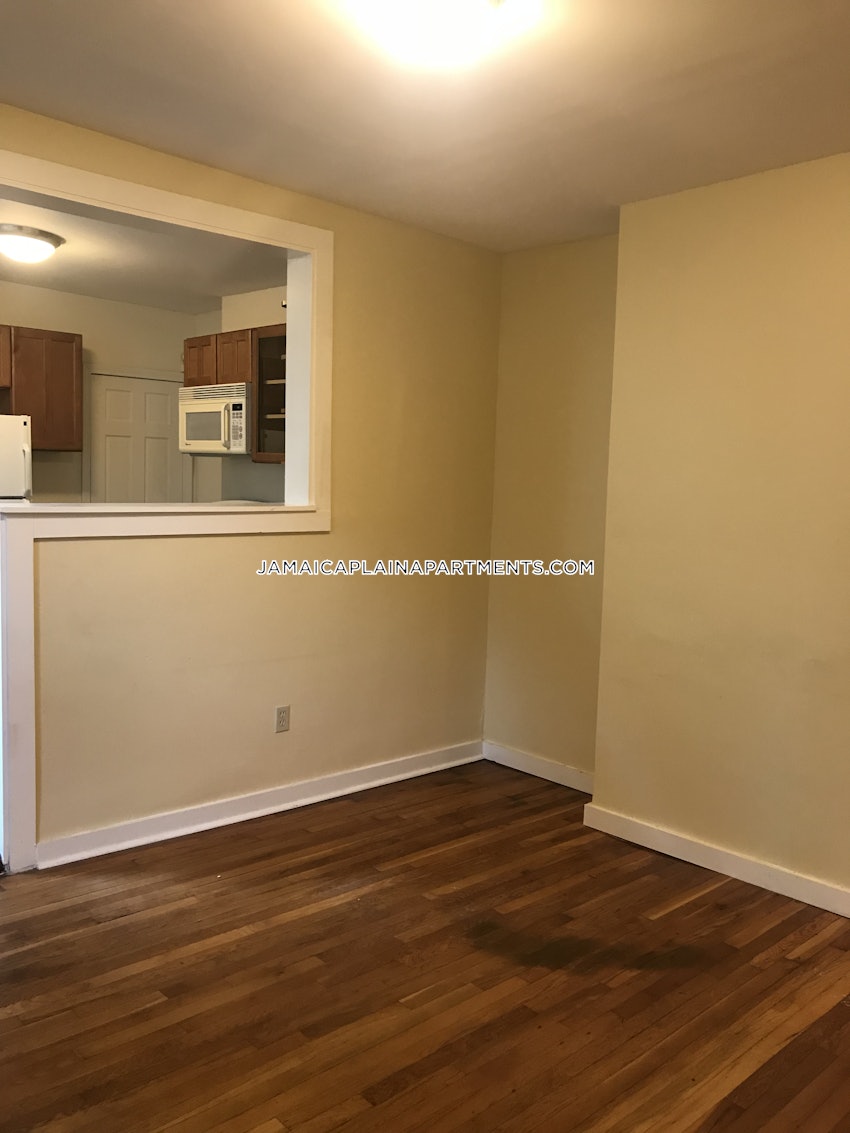 BOSTON - JAMAICA PLAIN - STONY BROOK - 1 Bed, 1 Bath - Image 16