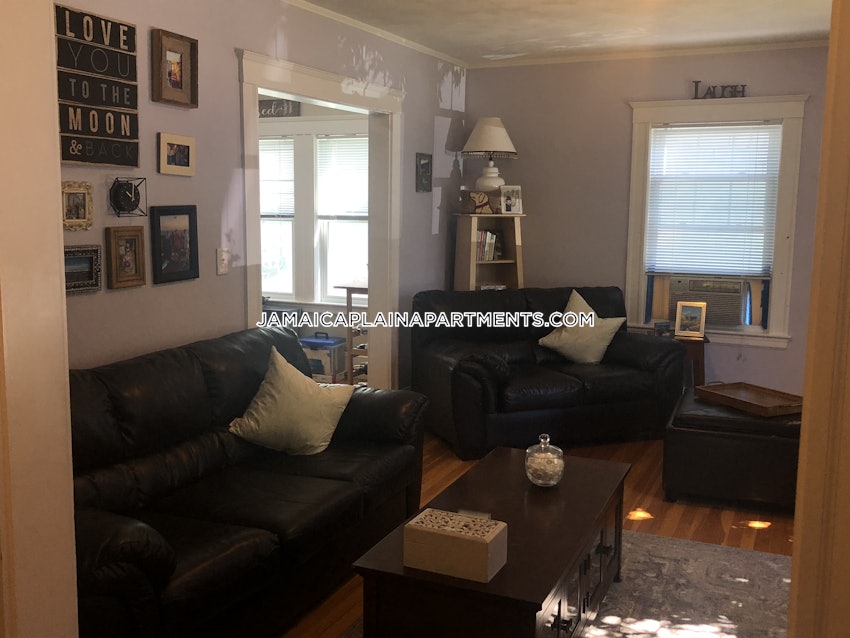 BOSTON - WEST ROXBURY - 2 Beds, 1 Bath - Image 1