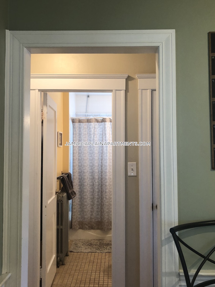 BOSTON - WEST ROXBURY - 2 Beds, 1 Bath - Image 11