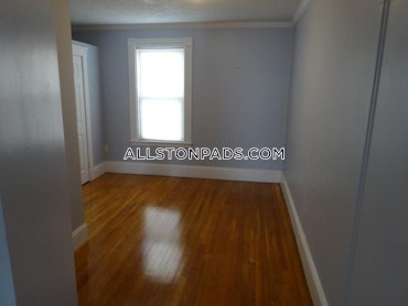 Boston - 4 Beds, 2 Baths