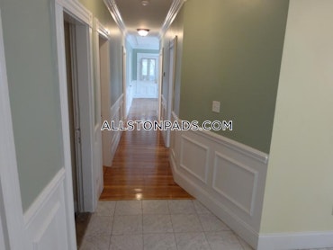 Boston - 4 Beds, 2 Baths