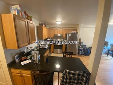 Lower Allston, Boston, MA - 5 Beds, 2.5 Baths - $5,000 - ID#4116411