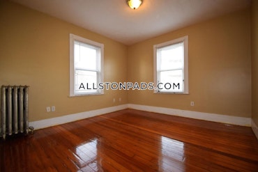 Boston - 6 Beds, 2 Baths