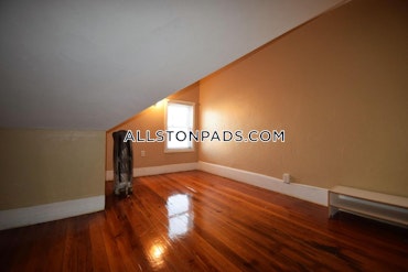 Boston - 6 Beds, 2 Baths