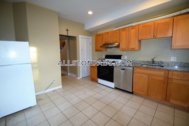 Boston - 6 Beds, 2 Baths